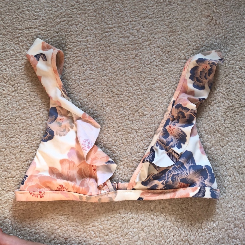 Tori Praver bikini top!